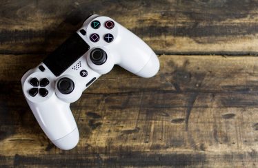 Comment la DualShock de PlayStation a façonné les manettes modernes