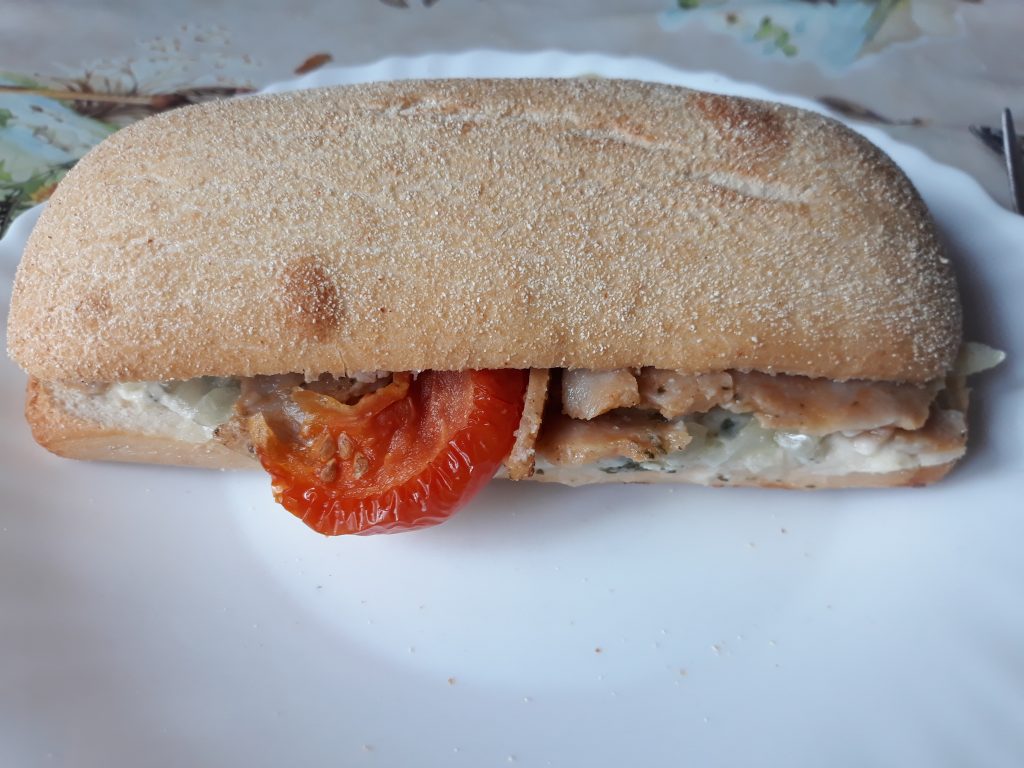 Le Sandwich Kebab Méditerranéen de chez France Kebab